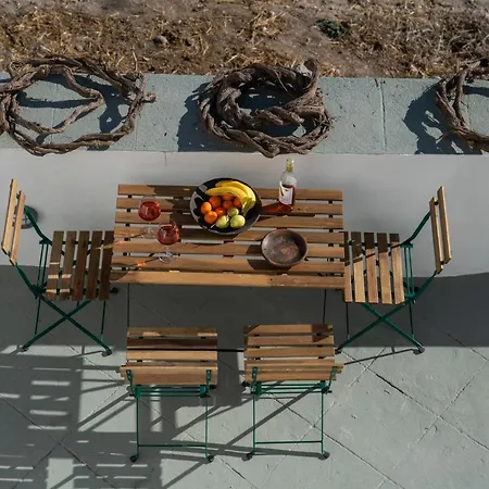 Kastro Cave House * Pýrgos