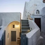 Kastro Cave House *