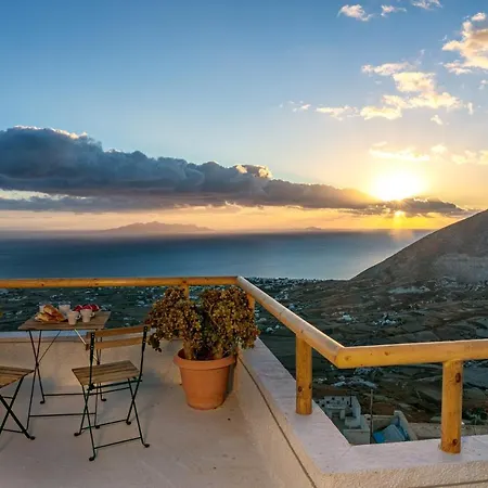 Kastro Cave House * Pyrgos Kallistis