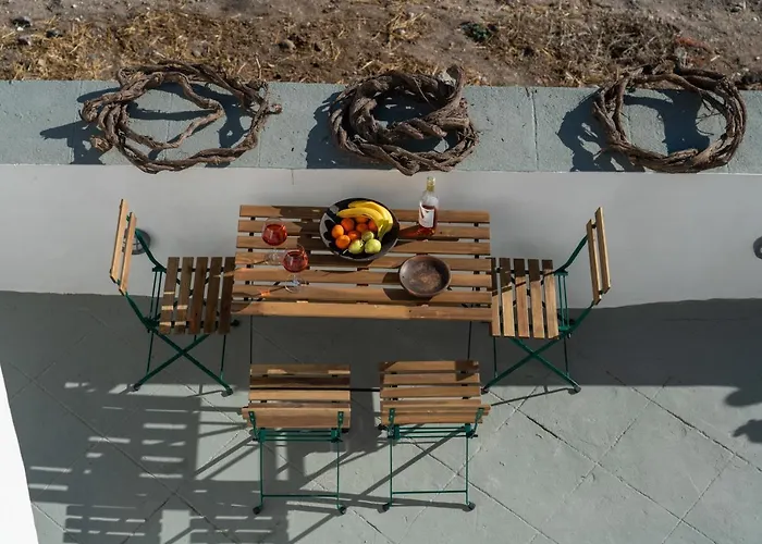 Kastro Cave House * Pyrgos Kallistis