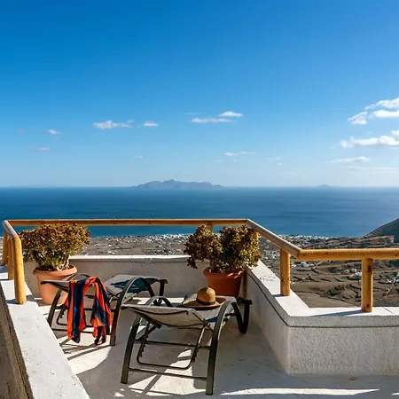 Kastro Cave House * Pýrgos