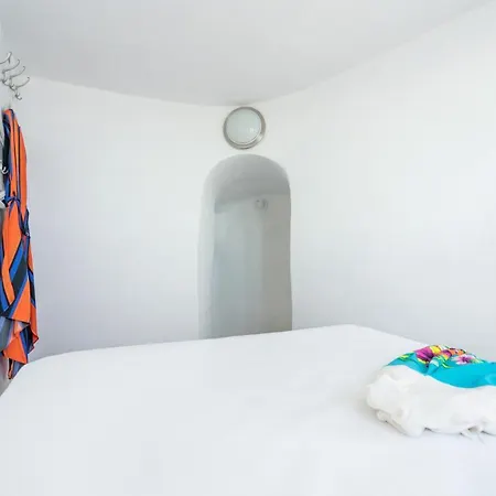 Kastro Cave House בית נופש