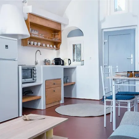 Kastro Cave House